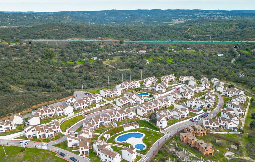 Suite En Sierramagna, Piscina Abierta El Ronquillo Exterior foto